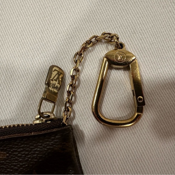 Louis Vuitton Monogram Canvas Key Holder - Picture 4 of 4